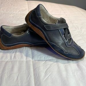 Cole Haan and Nike Air Navy Blue Genuine leather Strapped Sneakers Size 10